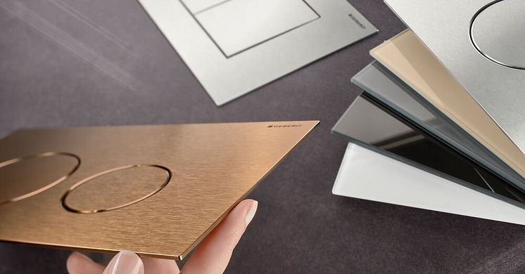 Utrolig slank betjeningsplate. Geberit Sigma40 i rund eller firkantet form og i en rekke materialer og farger.