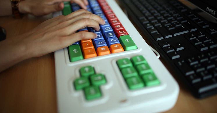 Aktion Mensch entwickelt  KI-Anwendung ABLE gegen diskriminierende Sprache