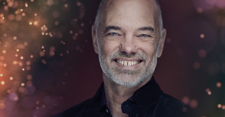 Tisdag 27 maj hälsar teaterchef Niklas Hjulström med gäster välkommen till ett nytt spelår på Västmanlands Teater.