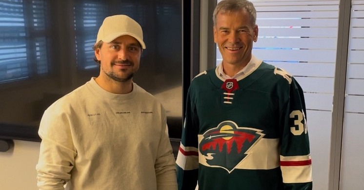 Mats Zuccarello og Ragnar Horn, prosjektleder Hans Herman Horns Stiftelse