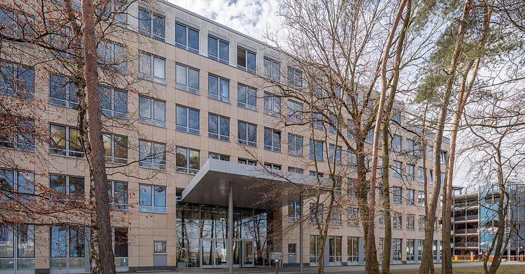 Büro-Ensemble, Hugenottenallee 175, Frankfurter Straße 227-229 in Neu-Isenburg; Bildrechte/Image rights: Aroundtown