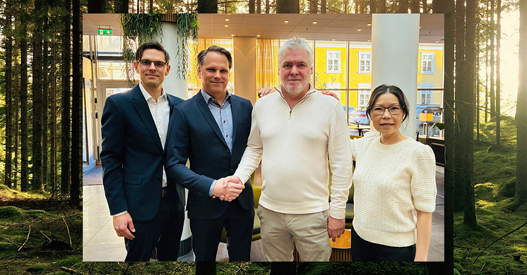 På bilden ser fr v Björn Wulff - Addnode Group, Christian Donaldson - pcSKOG, Staffan Bygdén - Icebound och Helen Karlsson - Addnode Group