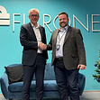 Kuvassa Jarl Øverby,  CEO, NetNordic Group ja Markus Alkio, CEO, Fiarone