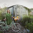 En klassiker som blomstrar - Varbergsamarbete bakom årets limiterade nyhet, Monark Karin Krickelin