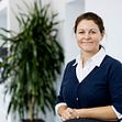 For Birgitte Krenk, der er nordisk direktør for produktion og logisitik i Nestlé, er affaldsplast ikke bare affald. Det er en råvare. Og det er en råvare, der kan bruges igen og igen, i stedet for at skulle forbrændes. (Foto: Søren Svendsen)  