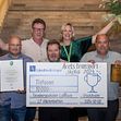 Rolf Karlsson, Camilla Persson, Bo Larsson, Örjan Eriksson och Anders Almebäck Edlund är glada mottagare av diplom och prischeck. Foto: Liza Simonsson.