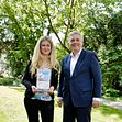 Förderprofi-Gewinnerin Yvonne Steinbrecher und Marcus Betz, stellvertretendes Vorstandsmitglied und Leiter Unternehmens- und Firmenkunden, Stadtsparkasse München 