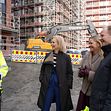 Jubler for tilskudd til studentboliger. FV: Birte Almeland, eiendomsdirektør i SiO, Sigrun Aasland, forsknings- og høyere utdanningsminister, Kjersti Stenseng, kommunal- og distriktsminister, Andreas Berggren Eskelund, administrerende direktør i SiO
