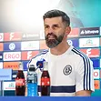 Miron Muslic auf dem PK-Podium im Medienzentrum der VELTINS-Arena.