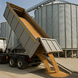 seepage of bulk material
