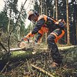 STIHL presenterar ny kollektion av skyddskläder och motorsågskängor.