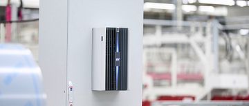 De nya energieffektiva kylaggregaten Blue e+ S från Rittal med kyleffekter på 300, 500 och 1 000 watt utökar Blue e+ sortimentet och tillför ytterligare smarta funktioner.