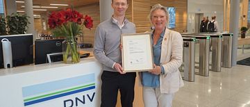The board from SamCert AB and SamCert AS receives the AI certificate according to ISO/IEC 42001 at an official certification ceremony at DNV's headquarters in Høvik, Oslo.