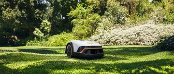 STIHL utvider sortimentet av robotgressklippere med iMOW® 3 og iMOW® 4.