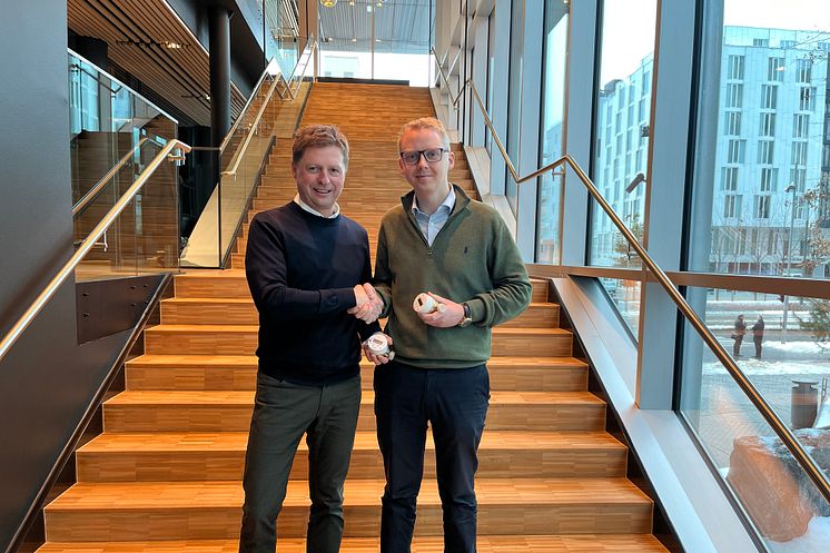 Henning Iversen, Daglig leder EcoGuard Norge t.v og Magnus Babsvik, Daglig leder Solibo t.h.