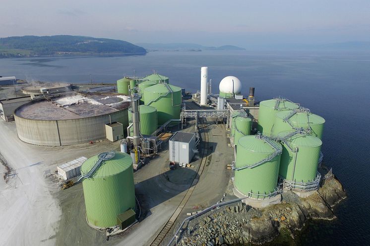Exempel på indunstningsanläggning som levereras för rening av processvatten med en kapacitet upp till 200 m3/h och en energiförbrukning från 8kWh/m3.