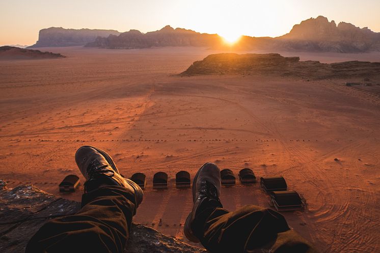 Öknen Wadi Rum - en miljö som ger kraft till skön vandring.   Bild från AdobeStock.