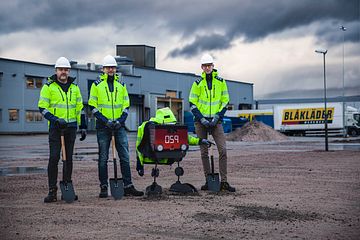 BLÅKLÄDER SATSER STORT MED UDVIDELSE