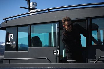 Sondre Aakre, COO i selskapet Aalesund Protective Wear AS som blant annet eier merkevaren Regatta, var i fjor en del av mannskapet på Regatta sin sommerturné. Sondre kan garantere for at sommerjobben er rå, men også veldig viktig.