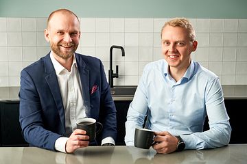 Sigmund Hagehaugen, CFO i Solibo t.v. Magnus Babsvik Daglig leder t.h.