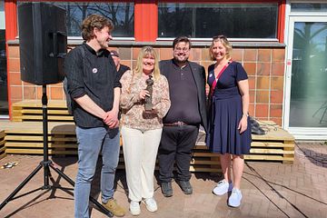Oslo Museum v/ Arbeidermuseet mottar Lovisaprisen 2024. (f.v) Lars Emil Hansen (Oslo Museum), Gro Røde (Oslo Museum), Jørgen Foss (Bydel Sagene) og Marie Skoie (Oslo Museum).