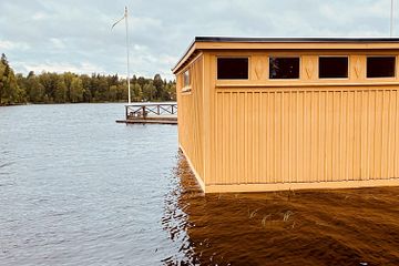 Vattennivån är hög vid kallbadhuset vid Måns Ols i Sala