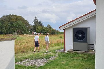 Skånska Energilösningar kan leverera och installera en ny värmepump på en månad. Smart att byta innan hösten kommer.