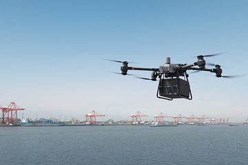 Die erste DJI Lieferdrohne hebt weltweit ab