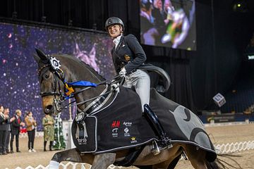 Jessica von Bredow-Werndl med Dalera, foto Roland Thunholm