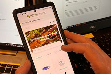 10 lokala mat och dryckesleverantörer finns att handla från i webb butiken: Liura, Sälen Choklad, Grövelsjöns Fjällbageri, Renbiten, Sälens Fjällbryggeri, Rönnings gårdsbutik, Idre Ren, Hansjö Mejeri, Mora Musteri och Solsyran  