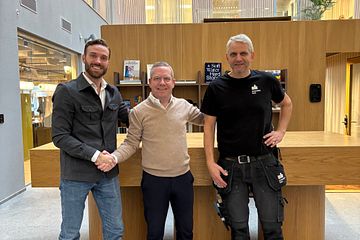 Linus Book (förvaltare, Svenska Hus), Jörgen Dahlström (säljare, bemt AB) och Robin Stefancic (drifttekniker, Svenska Hus) ser fram emot att ge hyresgäster i Skåne ren och frisk inomhusluft.