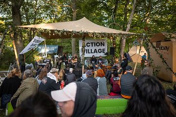 Action Village återvänder till Rosendal Garden Party – och festivalen mobiliserar för att skydda Sveriges sista skogar