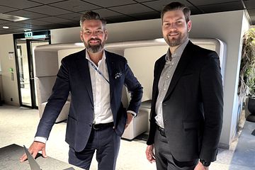 BANEBRYTENDE: Steinar Nielsen, administrerende direktør i Intrum, og Ole Kristian Haug, COO i Bislab, lanserer nå sammen et markedsledende kredittvurderingsverktøy, i tillegg til et unikt antisvindel-produkt for bedrifter. FOTO: Hanne Werner Nilsson.