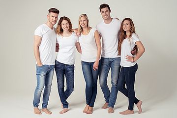 Vor allem jüngere, trendaffine Menschen stehen auch auf gepflegte Füße. Bild: contrastwerkstatt | stock.adobe.com