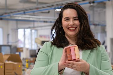 Daria Eskin, Director of Product Development & Sustainability på IsaDora, har varit en drivande kraft bakom IsaDora's resa mot att bli 100 % veganskt.