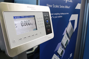 I nuovi indicatori di peso MiNexx® sono sinonimo di massima sicurezza di processo, compatibilità IT e facilità d'uso.