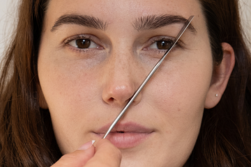    Brow Mapping – Alles, was du wissen musst, um deine optimale Augenbrauenform zu finden