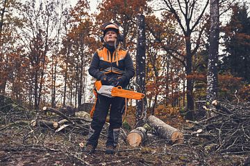 Ny rapport från STIHL: sju av tio som arbetar i naturen väljer batteridrivna maskiner för en renare arbetsmiljö