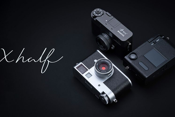 X half - FUJIFILM X-HF1