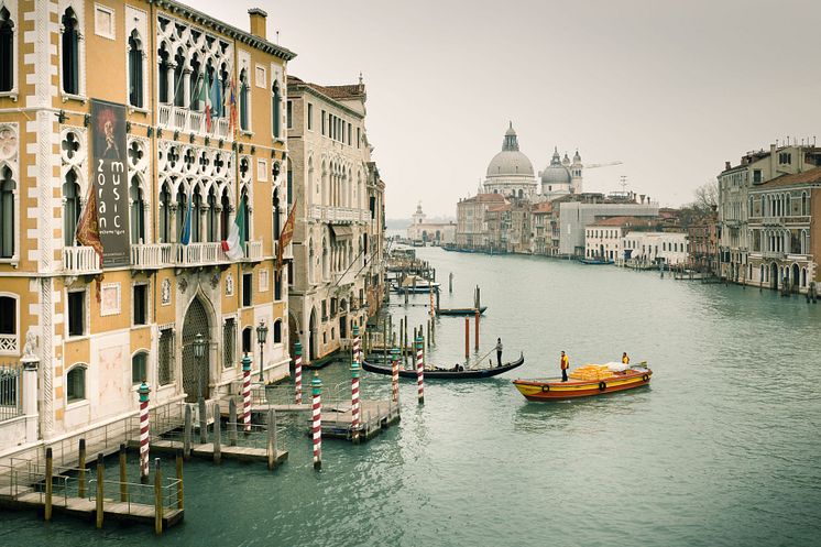 Levering med DHL-gondol i Venezia