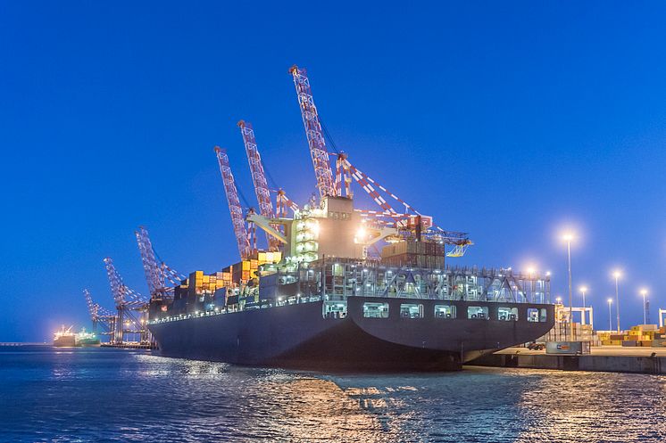 Cavotec signs EUR 8.1 million shore power order with leading global container shipping company