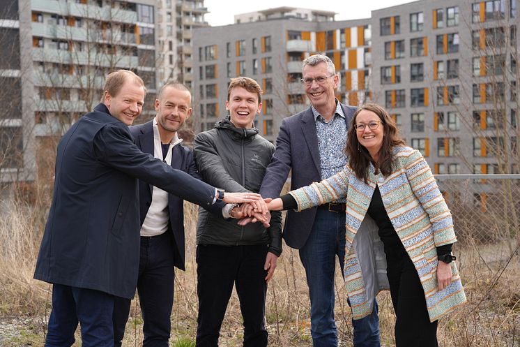 Fra venstre: Administrerende direktør i SiO Andreas Eskelund, CEO Andreas Martiniussen i Nordr, student og styreleder i SIO Eilif Tanberg, senior prosjektutvikler i Nordr Bjørn Lind og eiendomsdirektør Birte Almeland i SiO. 