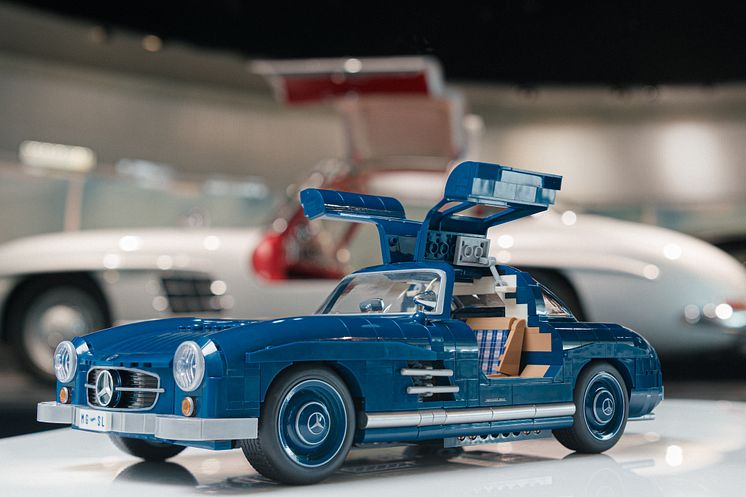 Mattel Brick Shop™ präsentiert erste Produktlinie in Zusammenarbeit mit Hot Wheels®