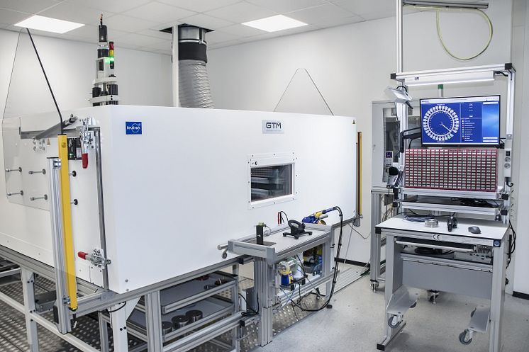 The 2-ton dead load testing machine impresses with its load cell magazine, full automation and digital connection to the Mine