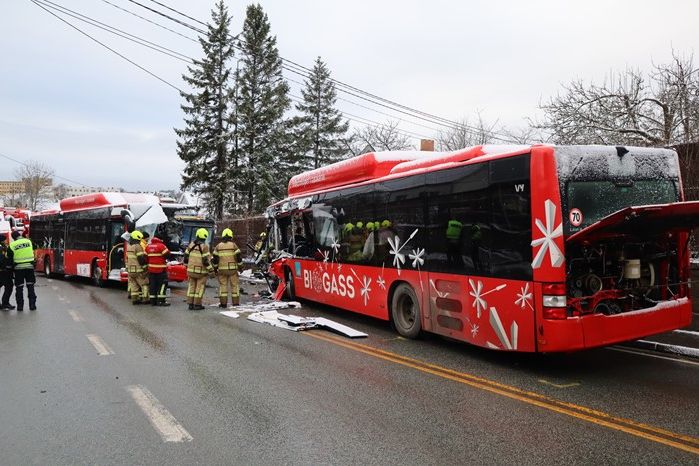 Ulykken i Fredrikstad hvor en bussjåfør mistet livet og en annen ble kritisk skadet.