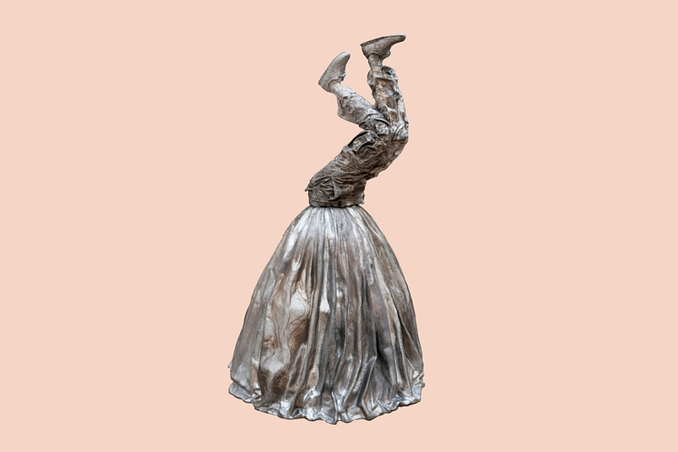 Charlotte Gyllenhammar, Croiser/Korsa, Sacrum, 2024, Aluminium, 165 cm (höjd), 105–112 cm (diameter)