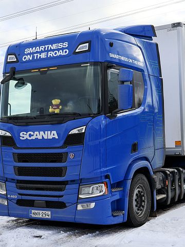 Tekniikka ja Kuljetus-lehden lukijat ja toimittajaraati valitsivat Scanian biokaasulla kulkevan R460 mallin Vuoden kuorma-autoksi.