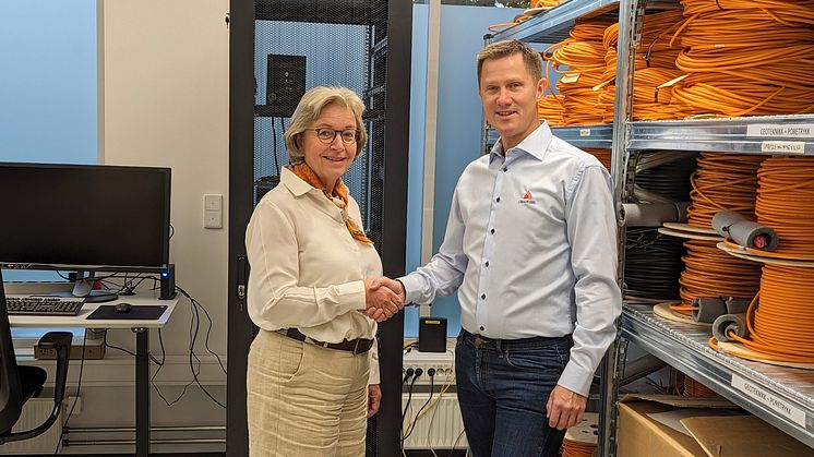 Anne Strømmen Lycke i NORSAR og Odd Sverre Østlie i Cautus Geo tar teknologibasert skredovervåkning til nytt nivå.