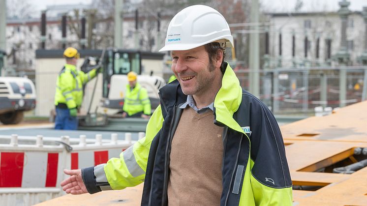 Trafolieferung ins Umspannwerk Lilientahlstraße in Regensburg - Projektleiter Wolfgang Schreyer