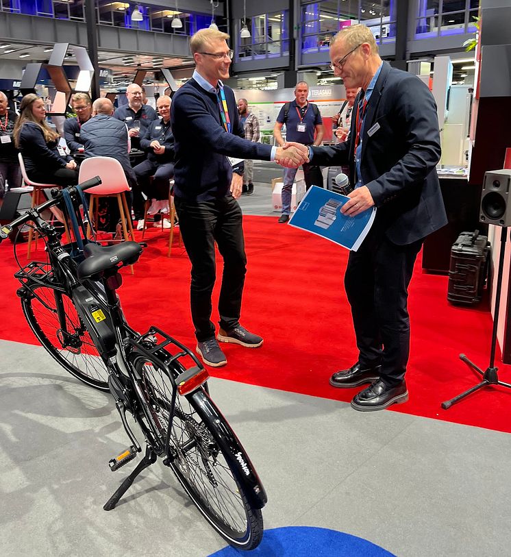 Vinnare av cykeln. Peter och Per.jpg